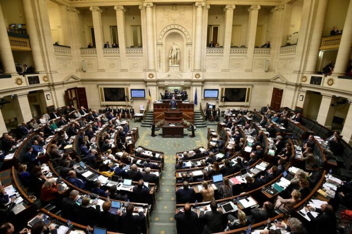 Bijzondere machtenbesluiten omtrent de rechtsbedeling en hun impact op de plaatsing van overheidscontracten: regering-Wilmès II schiet naast doel